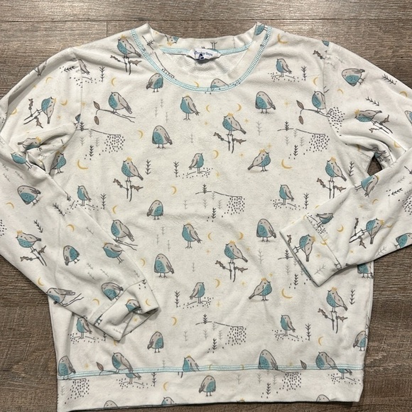 Company Store White micro fleece long sleeve bird shirt, size medium - Picture 3 of 8